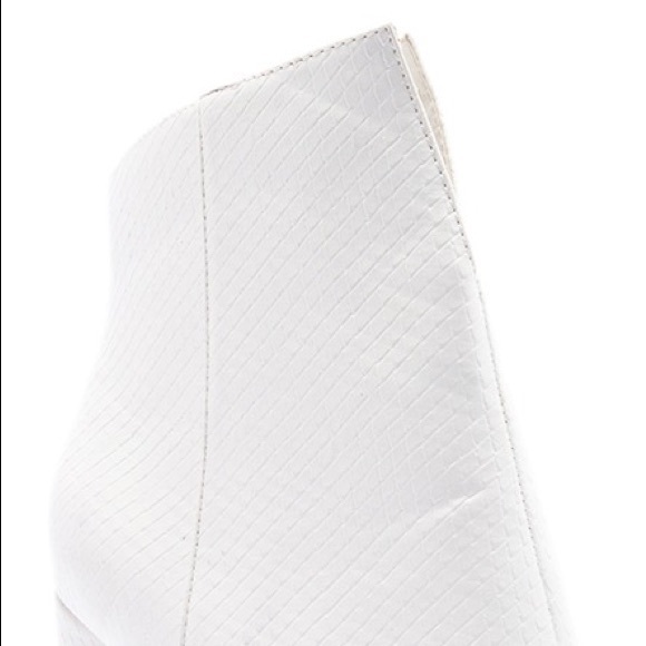 Qupid Signal White Faux Leather Textured Heel Boot - Picture 3 of 4